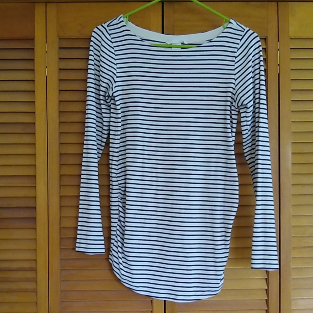 H&M maternity shirt